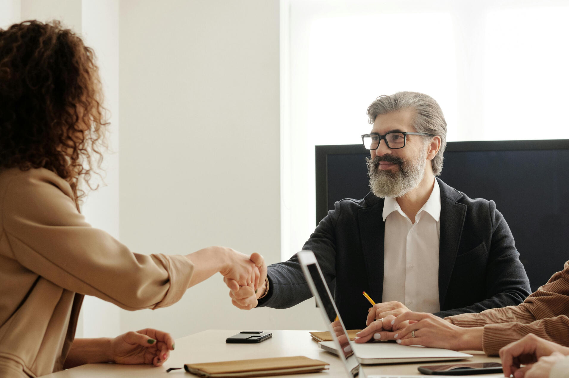 Facilitating communication among notary, seller and buyer with our translation and interpretation services during the purchase a house in Tuscany.